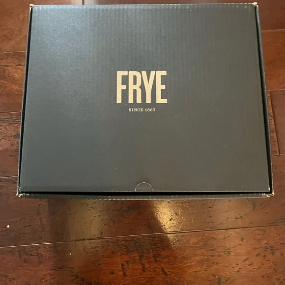 Frye Campus Chelsea Tan Ankle Boots - Picture 3 of 3